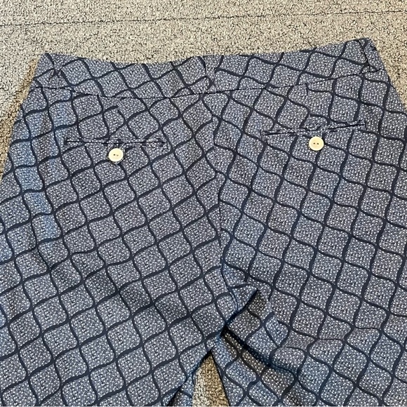 Peter Millar Shorts Womens 10 Blue Bermuda Wicking Golf Stretch 9” Inseam - Picture 9 of 10